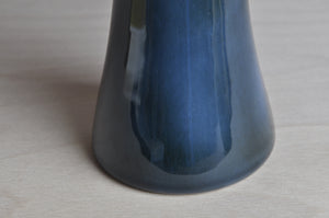 Blauer Porzellankrug