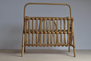 Zeitungsständer aus Rattan