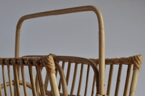 Zeitungsständer aus Rattan