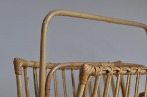 Zeitungsständer aus Rattan