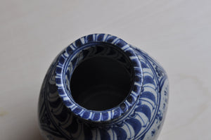 Steingutvase von Paul Yvain, blaue Muster