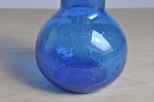 Blaue Vase aus Blasenglas