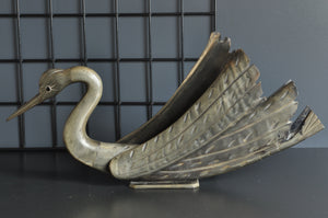 Schwan aus grauem Horn