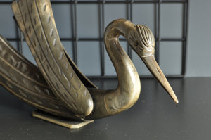 Schwan aus grauem Horn