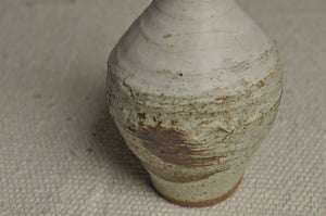 Kleine beige-braune Vase aus Steingut