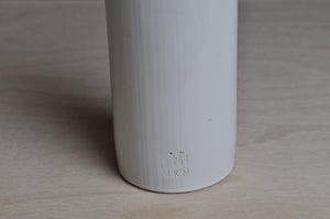 Weiße Flasche aus Steingut MKM